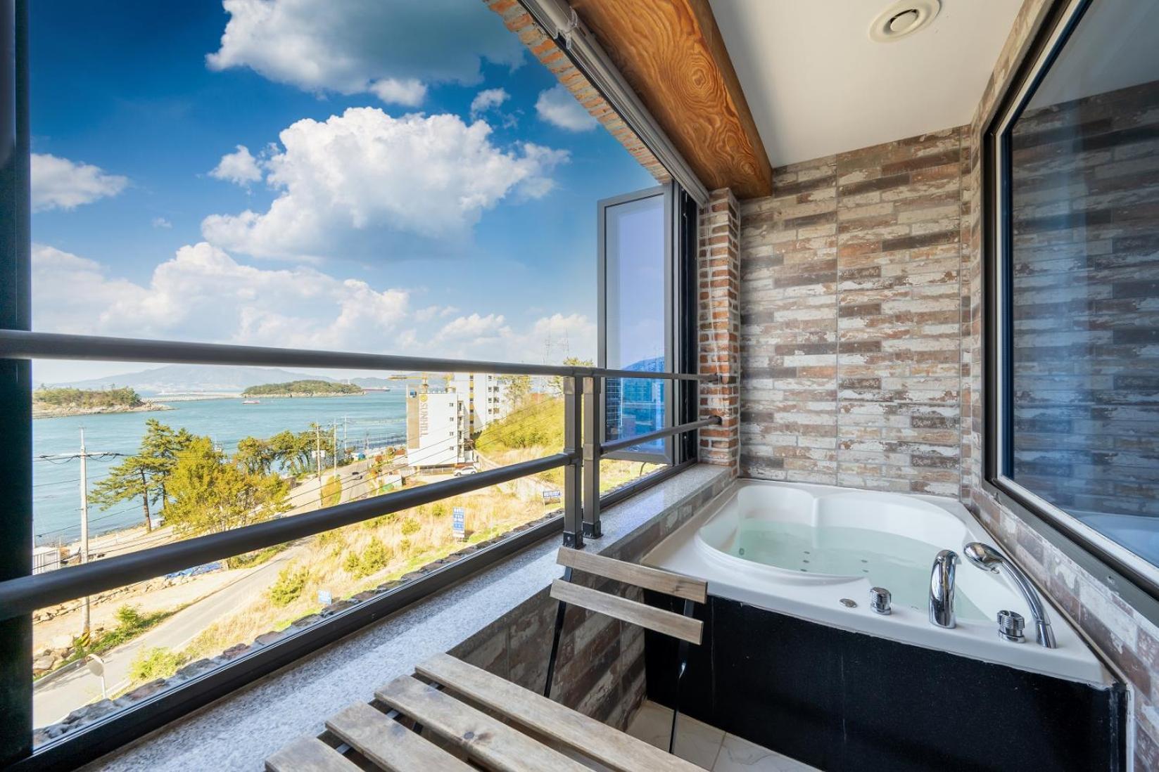 Yeosu View Foret Pension Exterior photo
