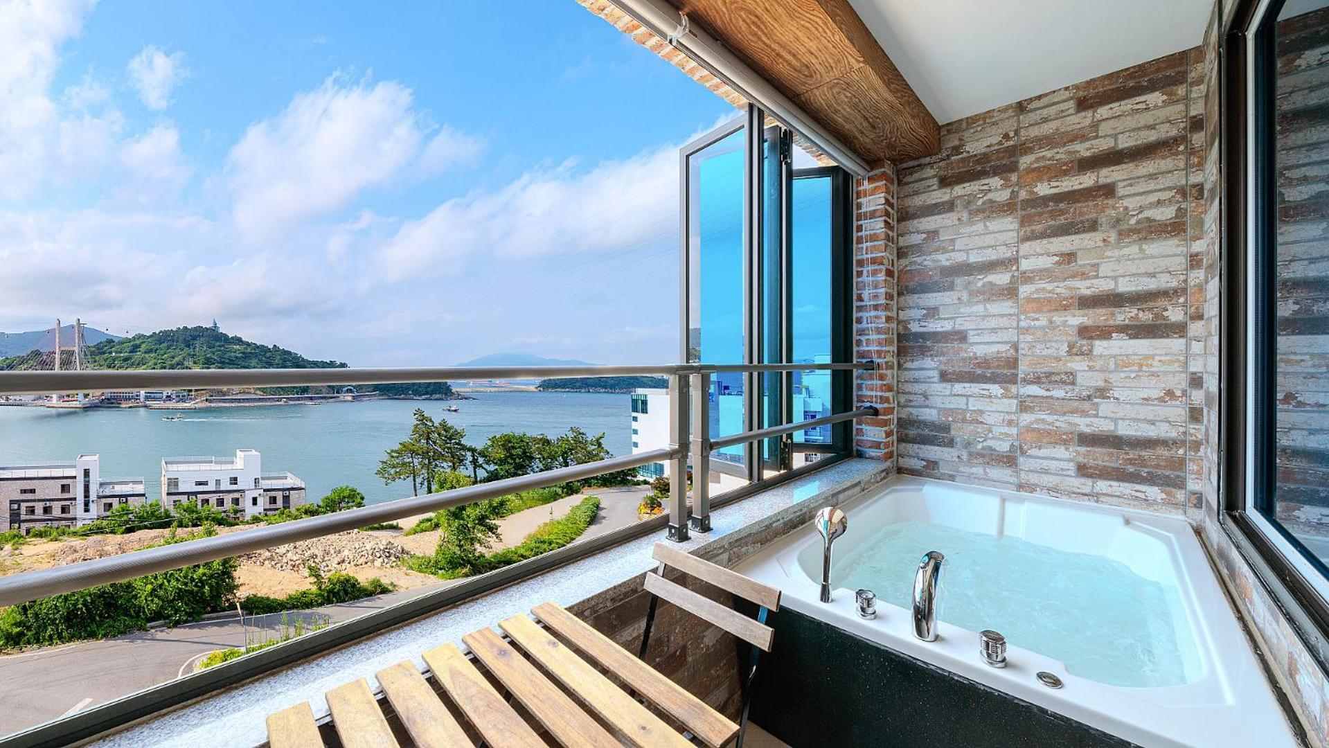 Yeosu View Foret Pension Exterior photo